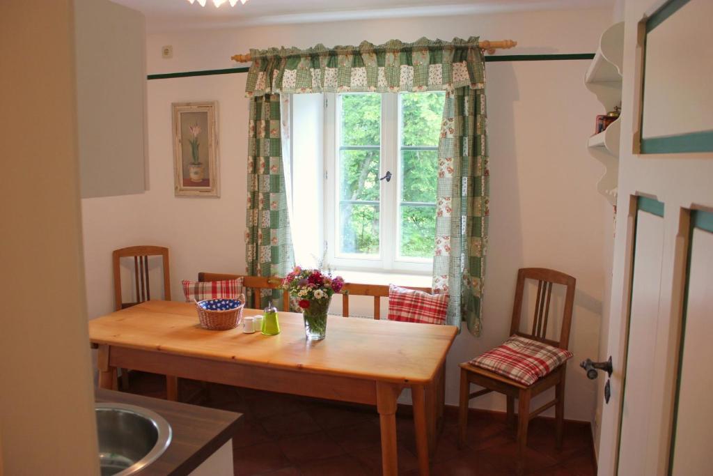 Appartement Schlossgaststatte Hohenberg à Seeshaupt Chambre photo
