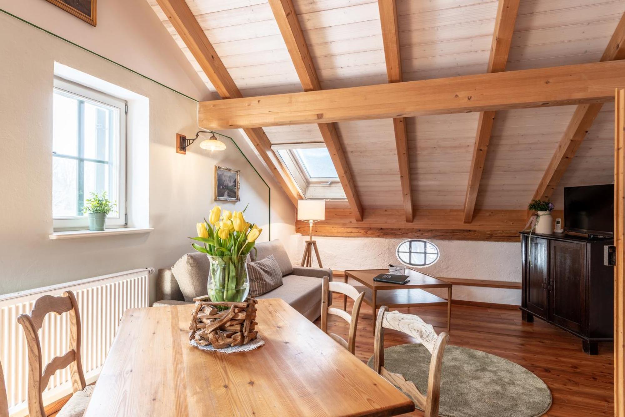 Appartement Schlossgaststatte Hohenberg à Seeshaupt Extérieur photo