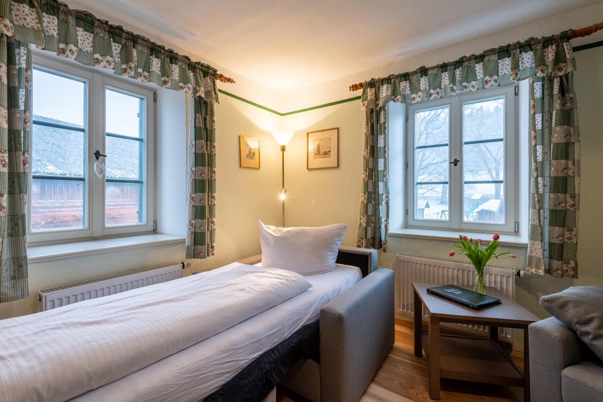 Appartement Schlossgaststatte Hohenberg à Seeshaupt Extérieur photo