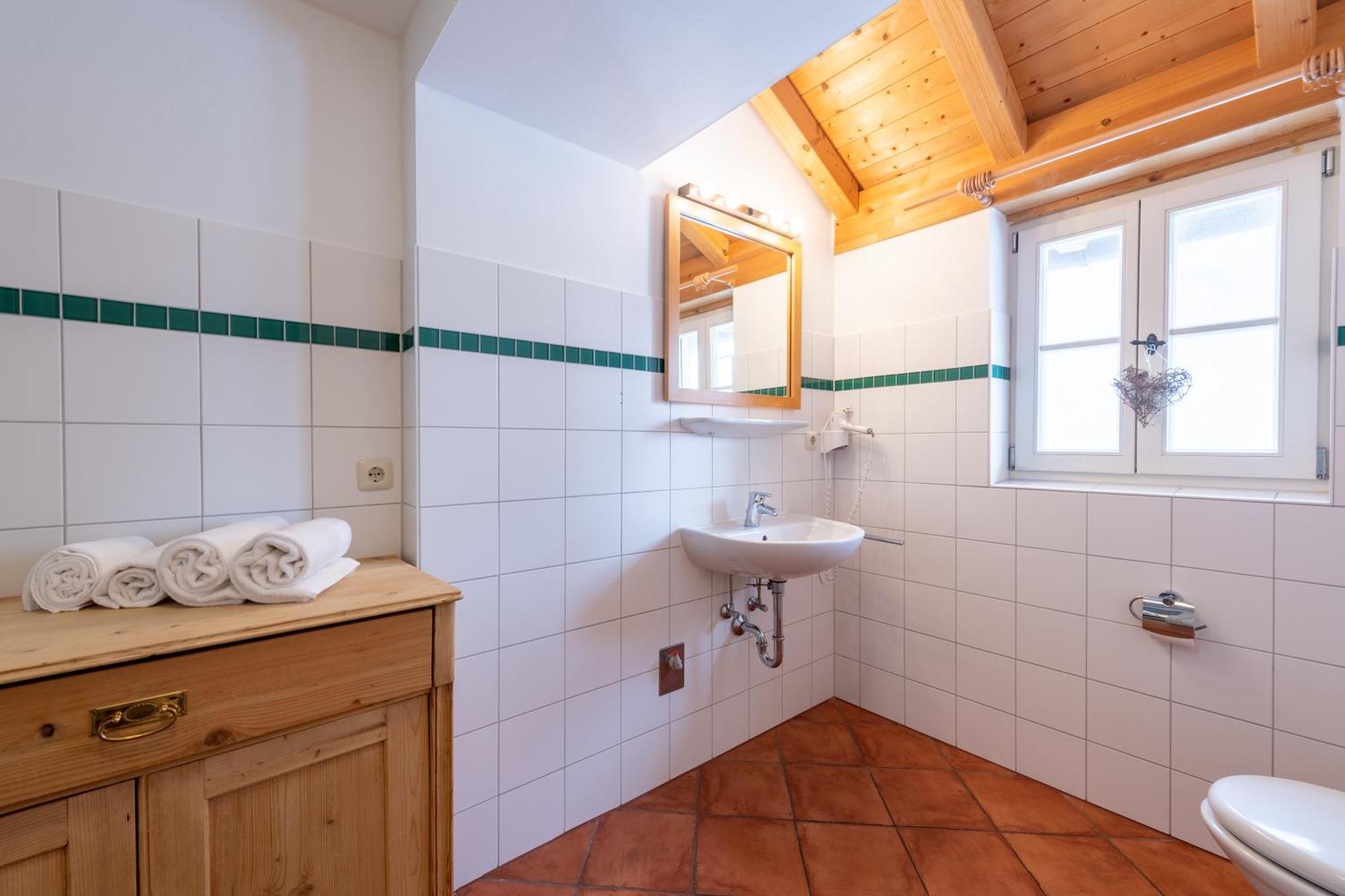 Appartement Schlossgaststatte Hohenberg à Seeshaupt Extérieur photo