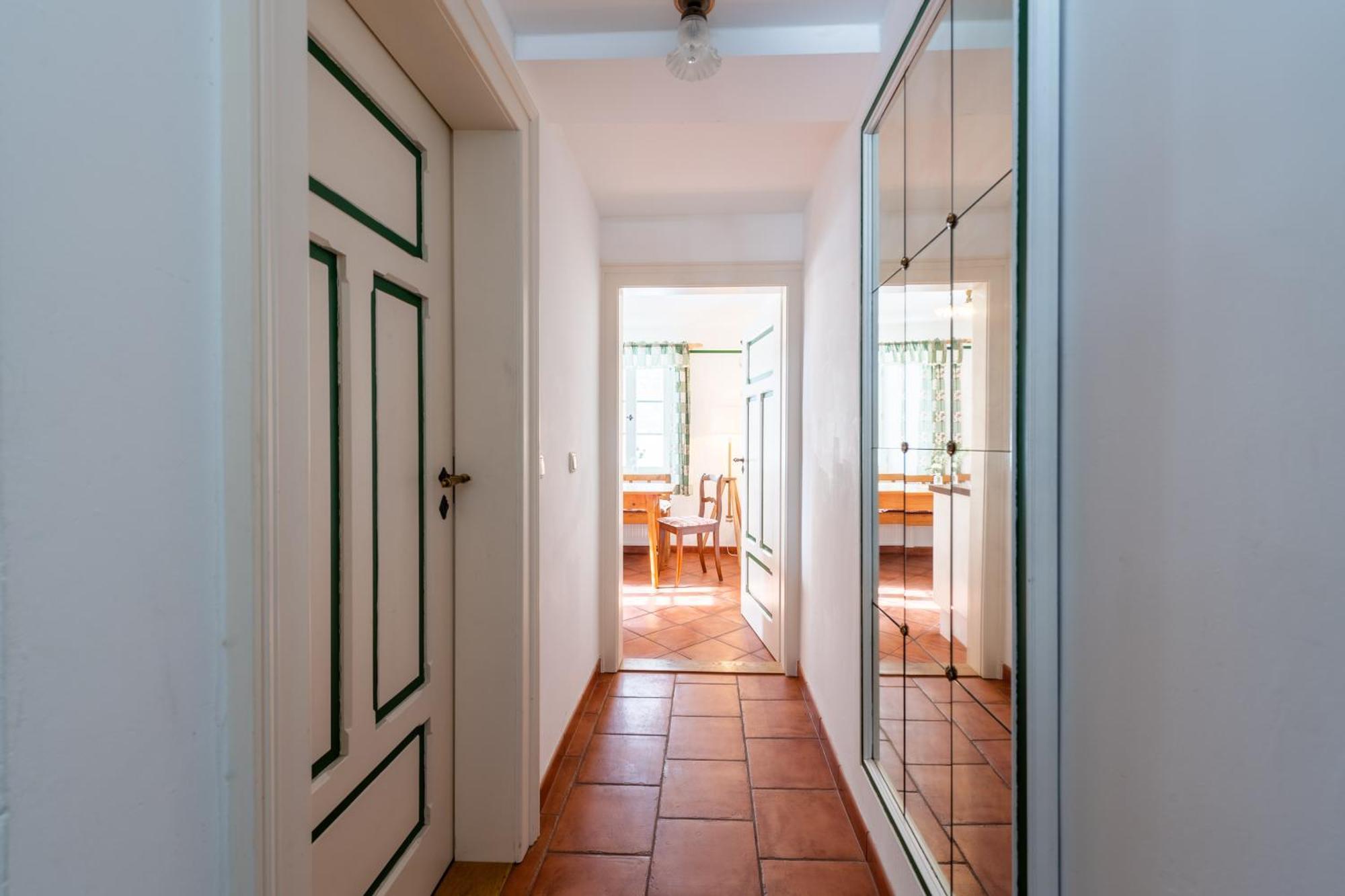 Appartement Schlossgaststatte Hohenberg à Seeshaupt Extérieur photo