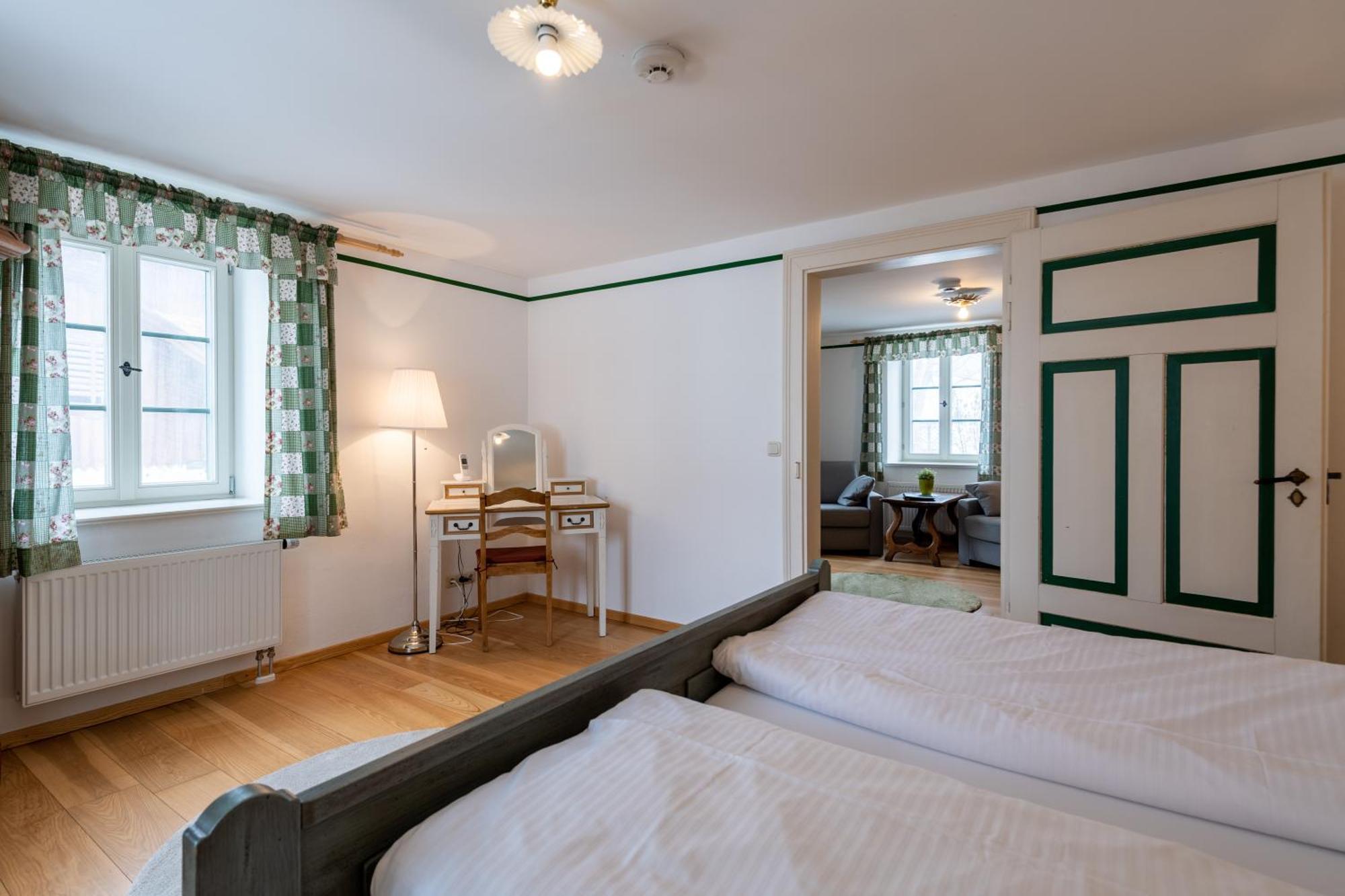 Appartement Schlossgaststatte Hohenberg à Seeshaupt Extérieur photo